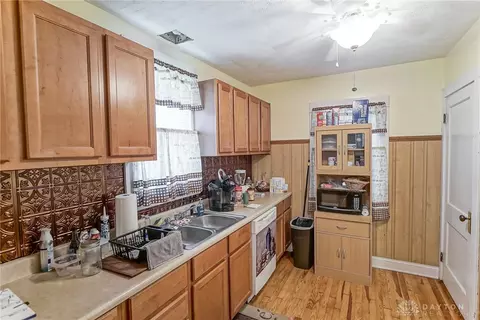 606 S Arlington Ave, Springfield, OH 45505 photo 4