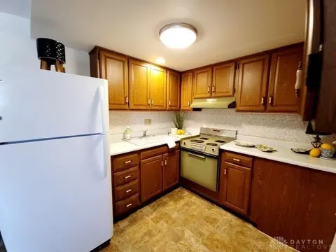 2943 Derr Rd, Springfield, OH 45503 photo 9