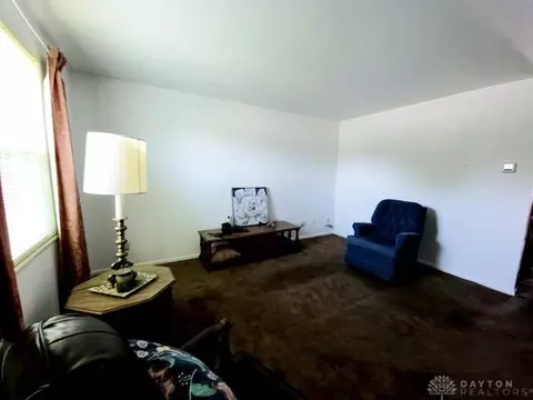 2943 Derr Rd, Springfield, OH 45503 photo 5