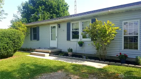 2325 Willow Rd, Springfield, OH 45502 photo 1