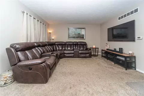 504 Halifax Cir, Cincinnati, OH 45244 photo 7