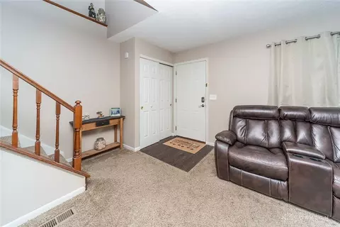 504 Halifax Cir, Cincinnati, OH 45244 photo 8