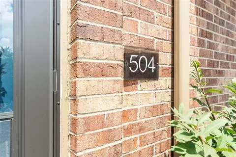 504 Halifax Cir, Cincinnati, OH 45244 photo 3