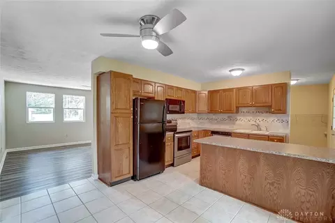 3946 Raymond Dr, Enon, OH 45323 photo 9