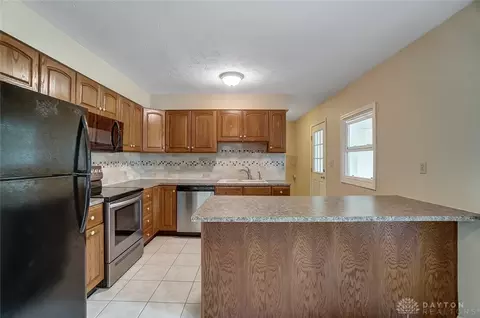 3946 Raymond Dr, Enon, OH 45323 photo 11