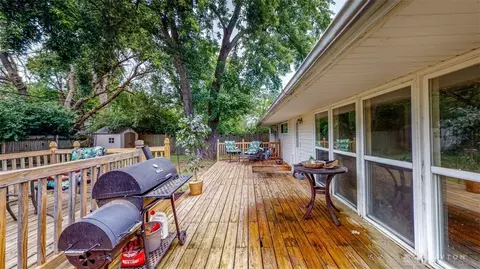 8785 Balboa Dr, Cincinnati, OH 45231 photo 4