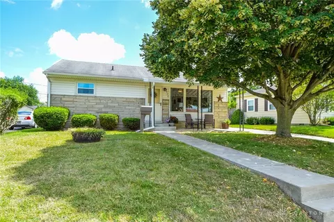 826 Allen Dr, Springfield, OH 45505 photo 4