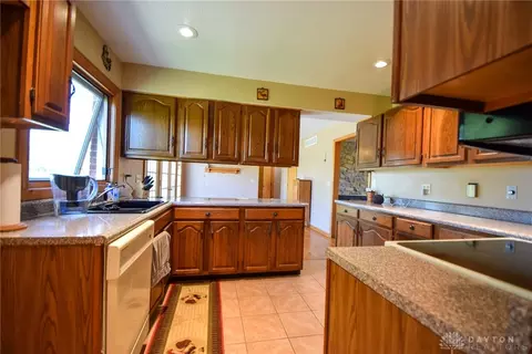 3598 Old Springfield Rd, Springfield, OH 45502 photo 15