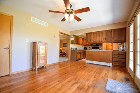 3598 Old Springfield Rd, Springfield, OH 45502 photo 12
