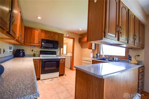 3598 Old Springfield Rd, Springfield, OH 45502 photo 14