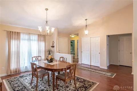 145 Meadows Dr, Springboro, OH 45066 photo 6