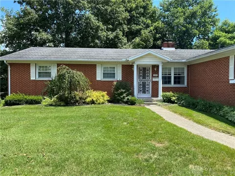 2738 Rockford Dr, Springfield, OH 45503 photo 2