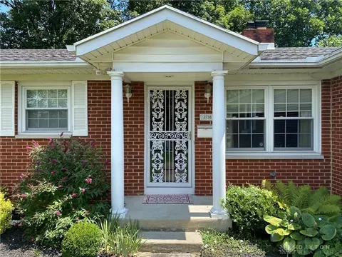 2738 Rockford Dr, Springfield, OH 45503 photo 4