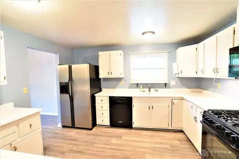 5157 Wakefield Dr, Fairborn, OH 45324 photo 5