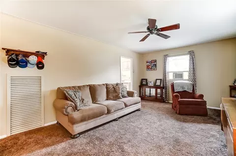 2323 Dellwood Dr, Springfield, OH 45505 photo 7