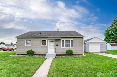 2323 Dellwood Dr, Springfield, OH 45505 photo 1