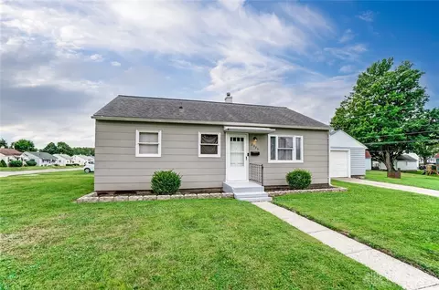 2323 Dellwood Dr, Springfield, OH 45505 photo 2