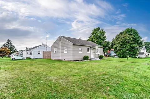 2323 Dellwood Dr, Springfield, OH 45505 photo 3