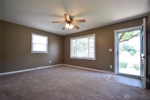 2351 Van Buren Ave, Springfield, OH 45505 photo 9