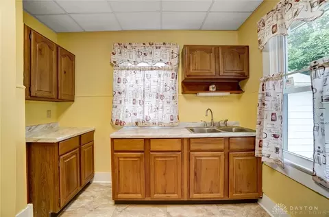 929 E Main St, Troy, OH 45373 photo 20