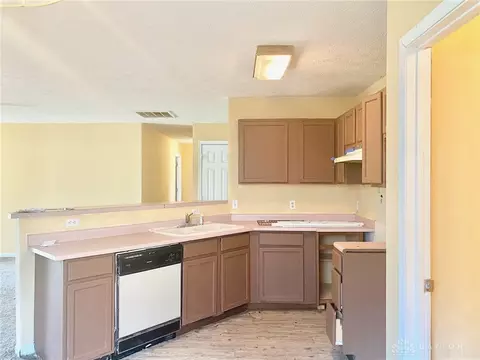 1261 Wisconsin Ave, Springfield, OH 45506 photo 6