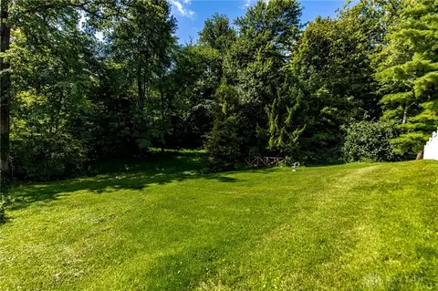 1867 Greenpine Dr, Cincinnati, OH 45231 photo 10