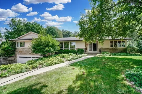 609 Westchester Park Dr, Springfield, OH 45504 photo 1
