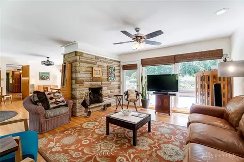 609 Westchester Park Dr, Springfield, OH 45504 photo 10