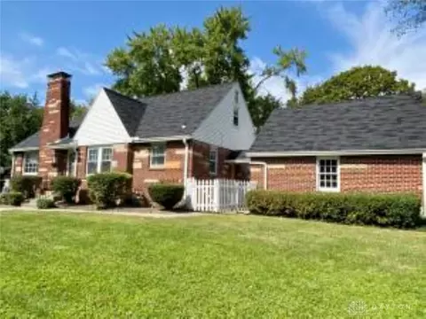 276 W Harding Rd, Springfield, OH 45504 photo 2