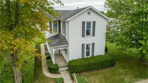208 S Wall St, Covington, OH 45318 photo 2