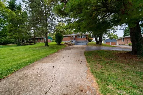 1503 Lucas Dr, Springfield, OH 45506 photo 2