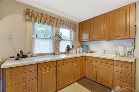223 N Clairmont Ave, Springfield, OH 45503 photo 18