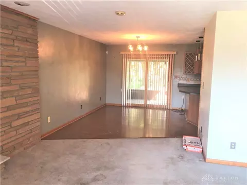 2666 Preston Dr, Springfield, OH 45506 photo 3