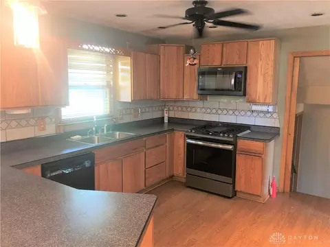 2666 Preston Dr, Springfield, OH 45506 photo 6