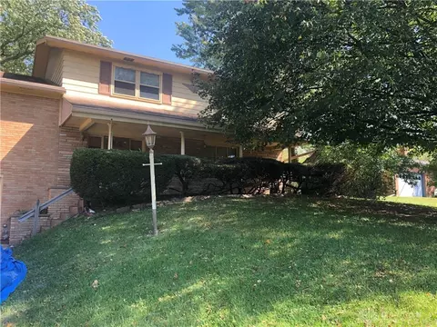 2666 Preston Dr, Springfield, OH 45506 photo 1