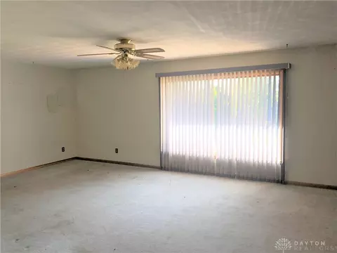 2666 Preston Dr, Springfield, OH 45506 photo 4