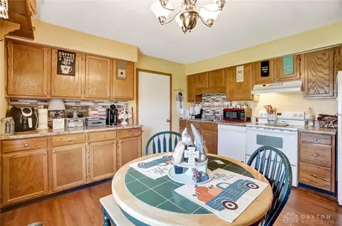 4846 Auston St, Springfield, OH 45502 photo 9