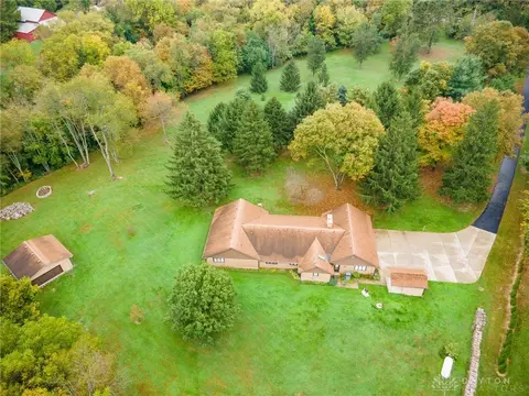 3958 E Centerville Rd, Spring Valley, OH 45370 photo 1