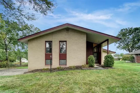 2427 Erter Dr, Springfield, OH 45503 photo 1