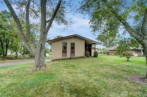 2427 Erter Dr, Springfield, OH 45503 photo 2