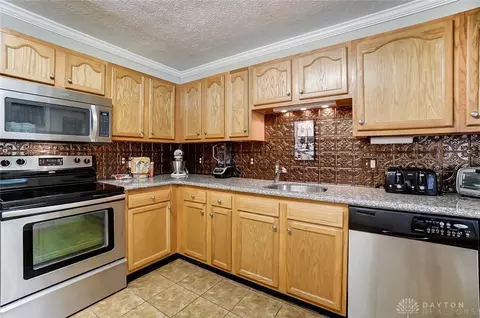 3314 Woonsocket St, Springfield, OH 45503 photo 11