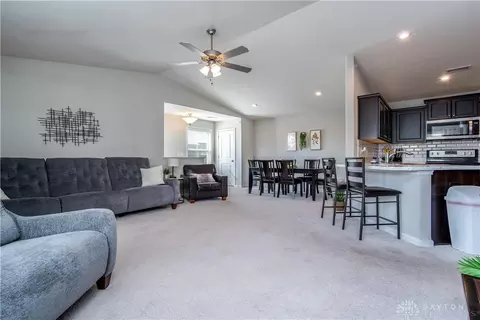 21 Old Pond Rd, Springboro, OH 45066 photo 12