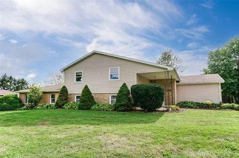 3001 Old Springfield Rd, Springfield, OH 45502 photo 2