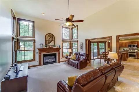 1102 Woodhaven Ct, Springfield, OH 45503 photo 9