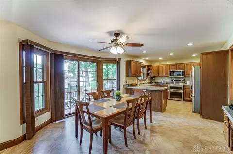 1102 Woodhaven Ct, Springfield, OH 45503 photo 10