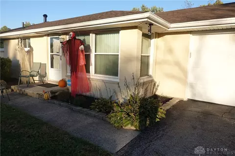 2462 Thor Dr, Springfield, OH 45503 photo 2