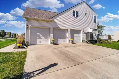 405 Stanton Dr, Springboro, OH 45066 photo 3