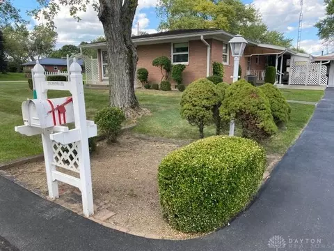500 Sheffield Dr, Springfield, OH 45506 photo 4