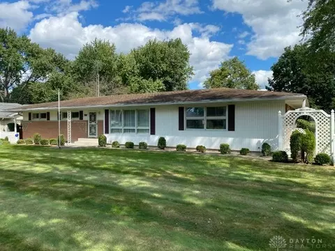 500 Sheffield Dr, Springfield, OH 45506 photo 1