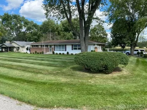 500 Sheffield Dr, Springfield, OH 45506 photo 2